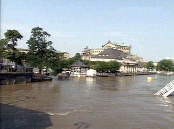Dresden is flooded in August 2002