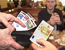 Paying for your meal in euros